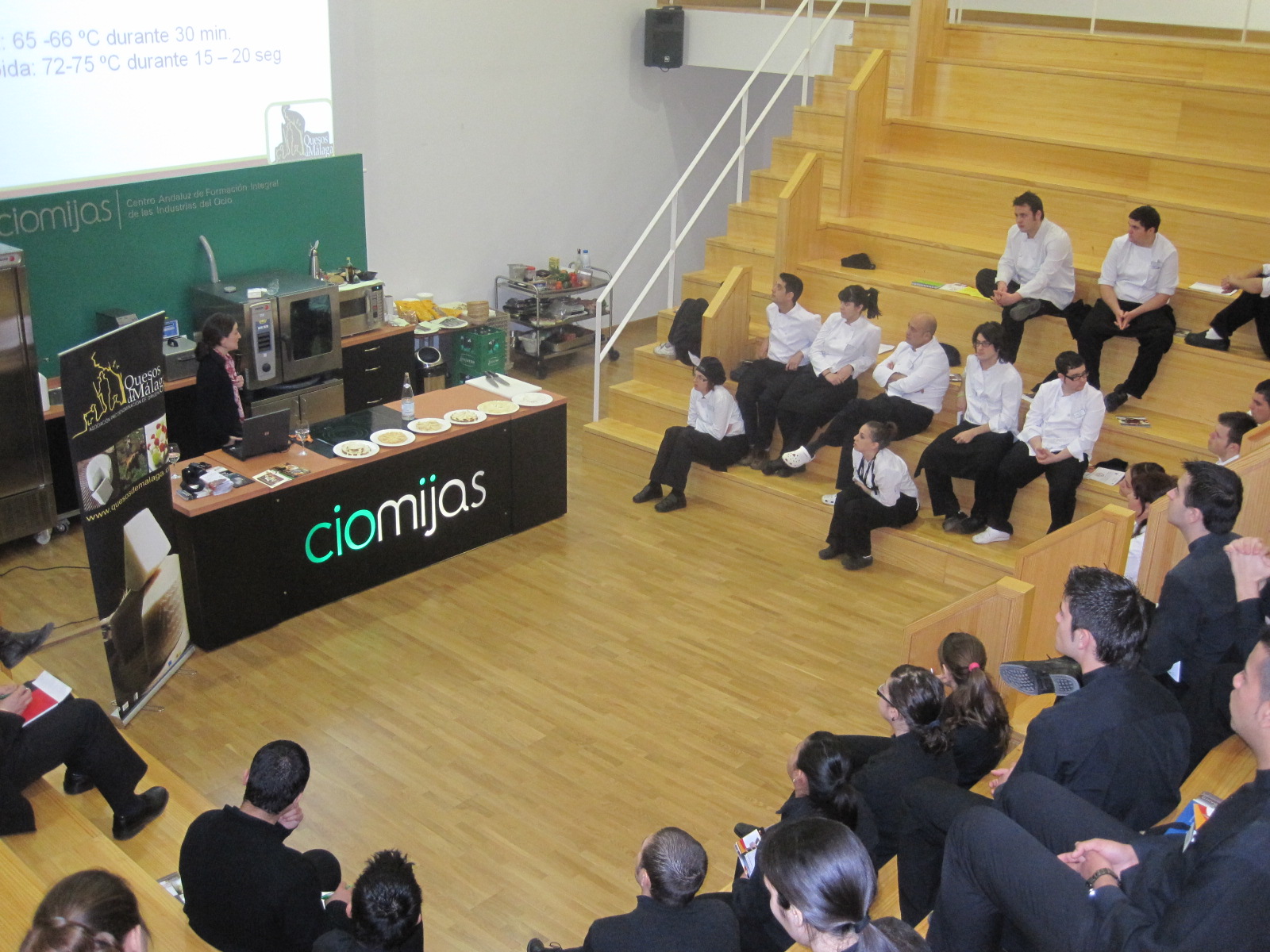 Arranca el ciclo formativo sobre los quesos de M�laga en las Escuelas de Hosteler�a de la provincia