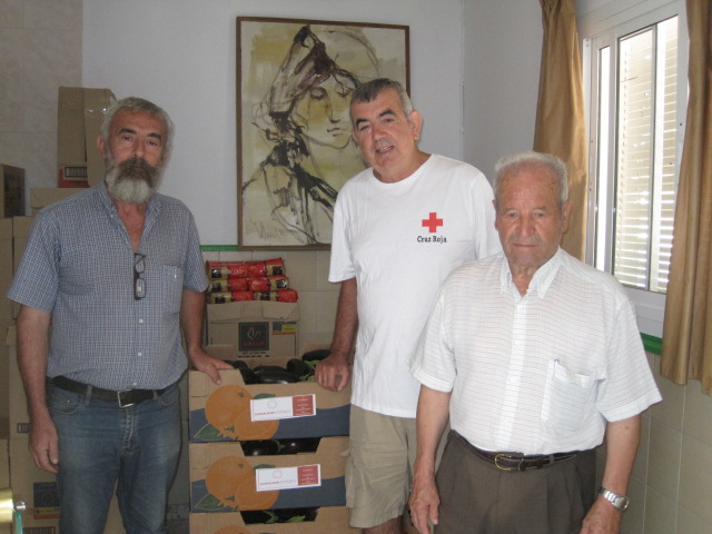 GUADALHORCE ECOL�GICO ENTREGA 100 KILOS DE VERDURA ECOL�GICA A LA CRUZ ROJA DE PIZARRA